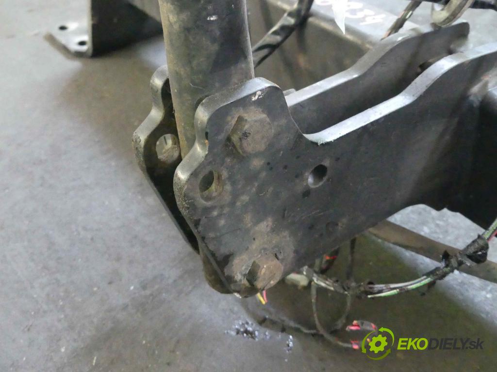 Vw Touareg I 2002-2010 2.5 tdi 174 hp automatic 128 kW 2461 cm3 5- oko tažné