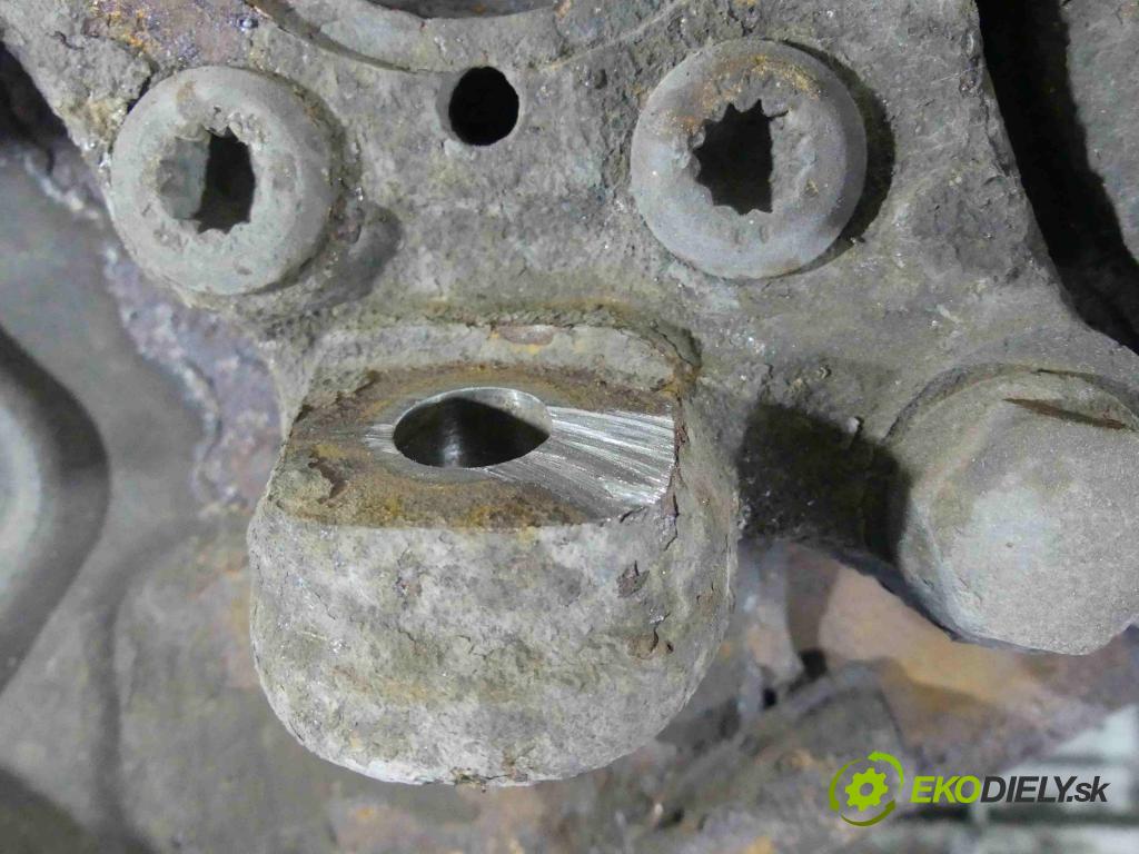 Vw Scirocco II 2008-2017 2.0 tdi 140 HP manual 103 kW 1968 cm3 3- náboj ľavé  (Náboje)