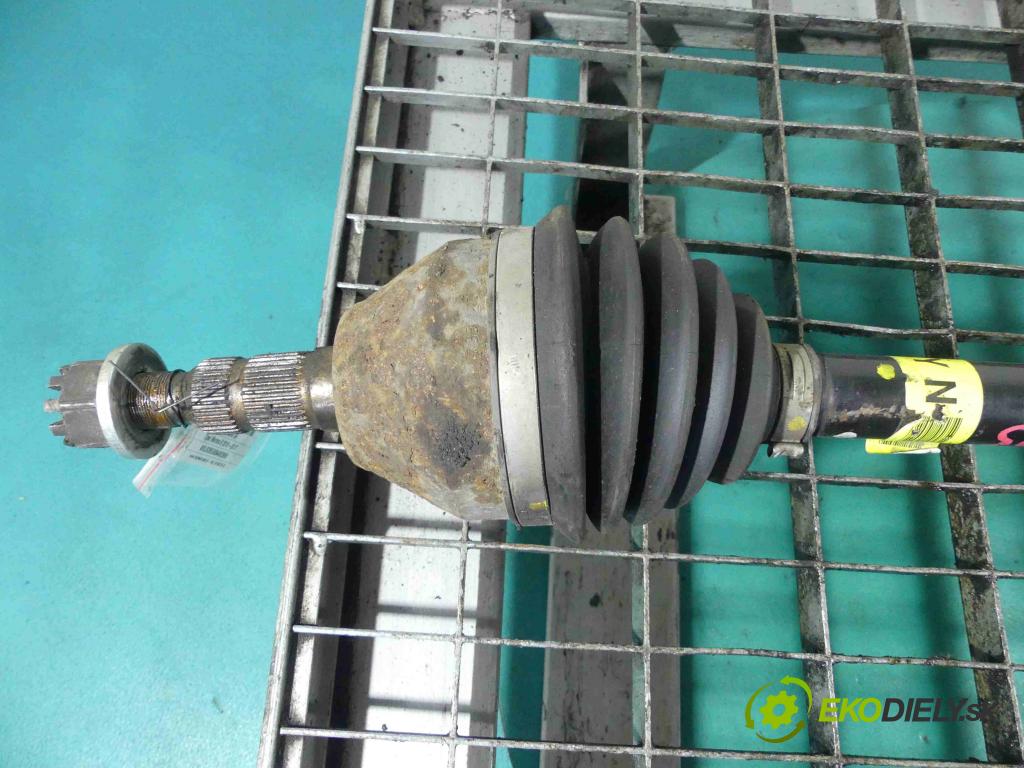 Opel Meriva B 2010-2017 1.7 cdti 110 HP manual 81 kW 1686 cm3 5- poloos pravé  (Poloosy)