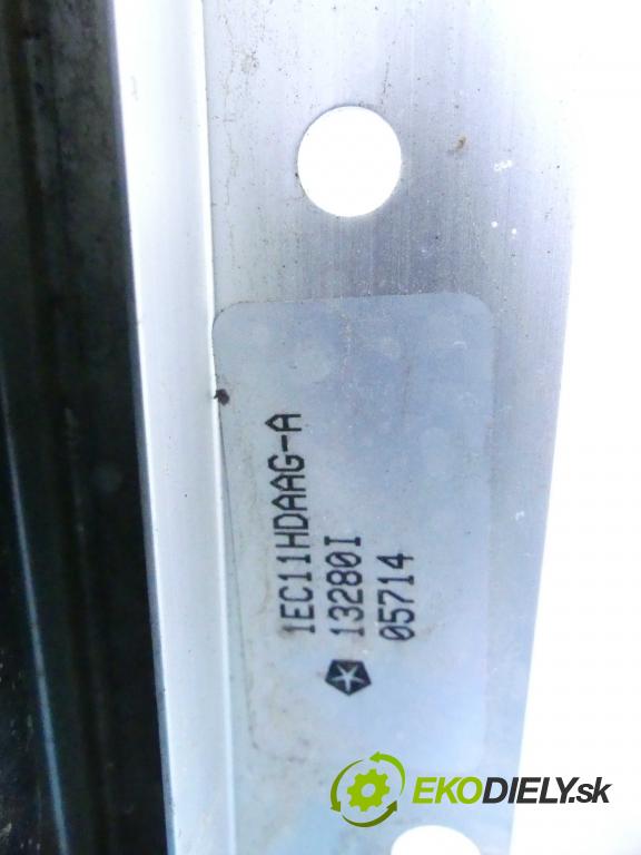 Fiat Freemont 2.0 jtd 170 hp automatic 125 kW 1956 cm3 5- Střešní okno: B9320-656C (Okna karoserie)