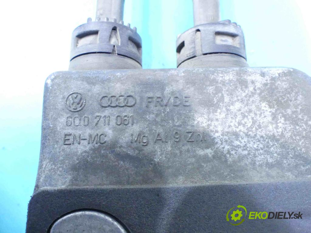 Seat Cordoba II 6L 2002-2008 1.4 16v 75 HP manual 55 kW 1390 cm3 4- Páka: Změny: stupeň,rýchlosť 6Q0711049AB (Rýchlostné páky / kulisy)