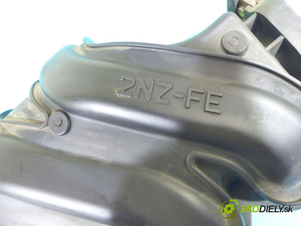 Toyota Yaris verso 1.3 vvti 86 HP manual 63 kW 1299 cm3 5- zvod nasávací  (Sacie potrubia)