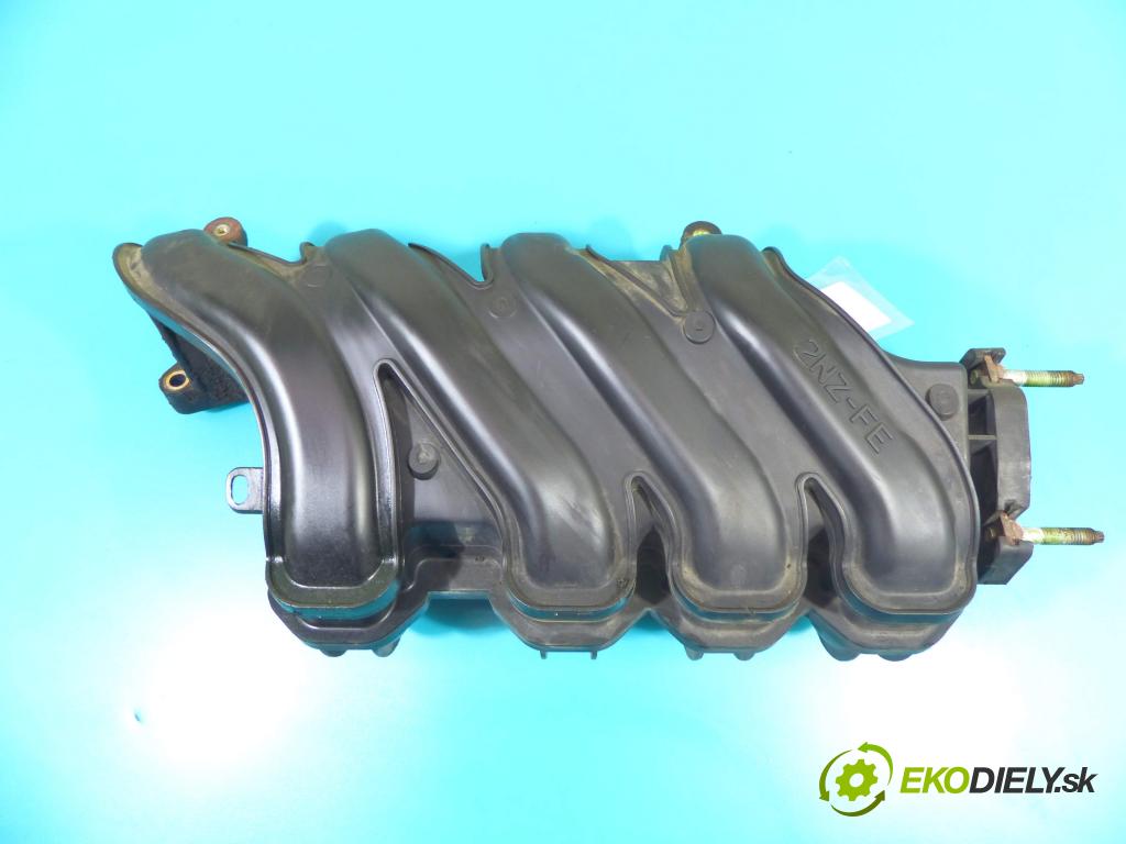 Toyota Yaris verso 1.3 vvti 86 HP manual 63 kW 1299 cm3 5- zvod nasávací  (Sacie potrubia)