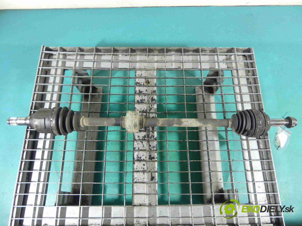 Toyota Yaris verso 1.3 vvti 86 HP manual 63 kW 1299 cm3 5- poloos pravé  (Poloosy)