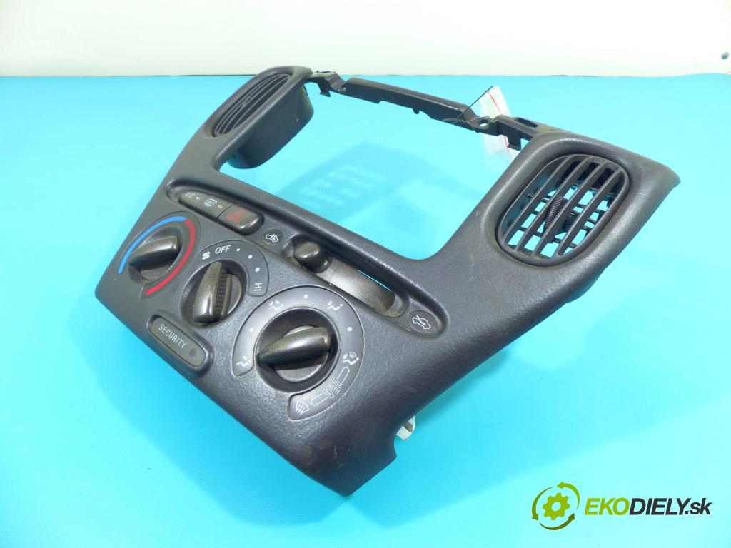 Toyota Yaris verso 1.3 vvti 86 HP manual 63 kW 1299 cm3 5- panel kúrenia