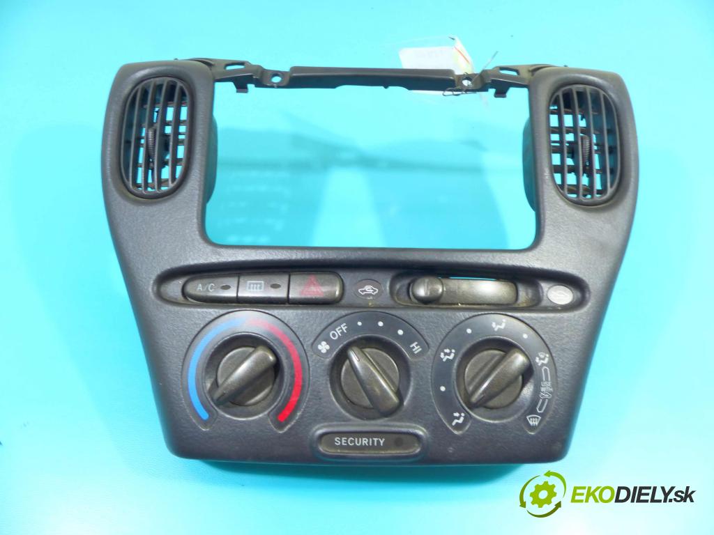 Toyota Yaris verso 1.3 vvti 86 HP manual 63 kW 1299 cm3 5- panel kúrenia