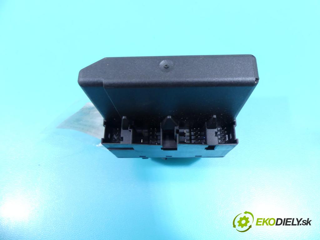 Mercedes C W203 2000-2007 2.0 129 HP manual 95 kW 1998 cm3 4- Spínačka 2035450508 (Spínacie skrinky a kľúče)