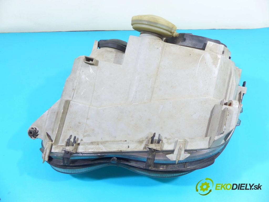 Mercedes C W203 2000-2007 2.0 129 HP manual 95 kW 1998 cm3 4- Reflektor: pravý 0301166202 (Pravé)