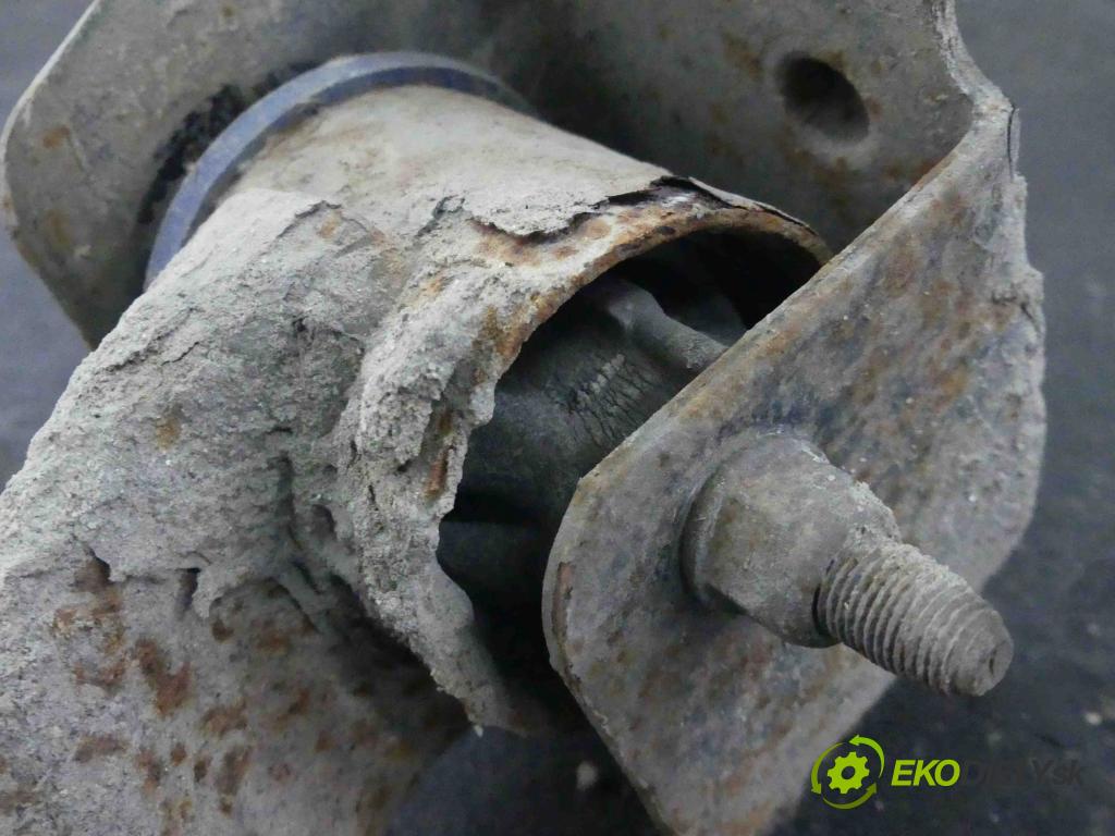 Dacia Sandero I 2008-2012 1.6 8v 84KM manual 62 kW 1598 cm3 5- zadní výztuha