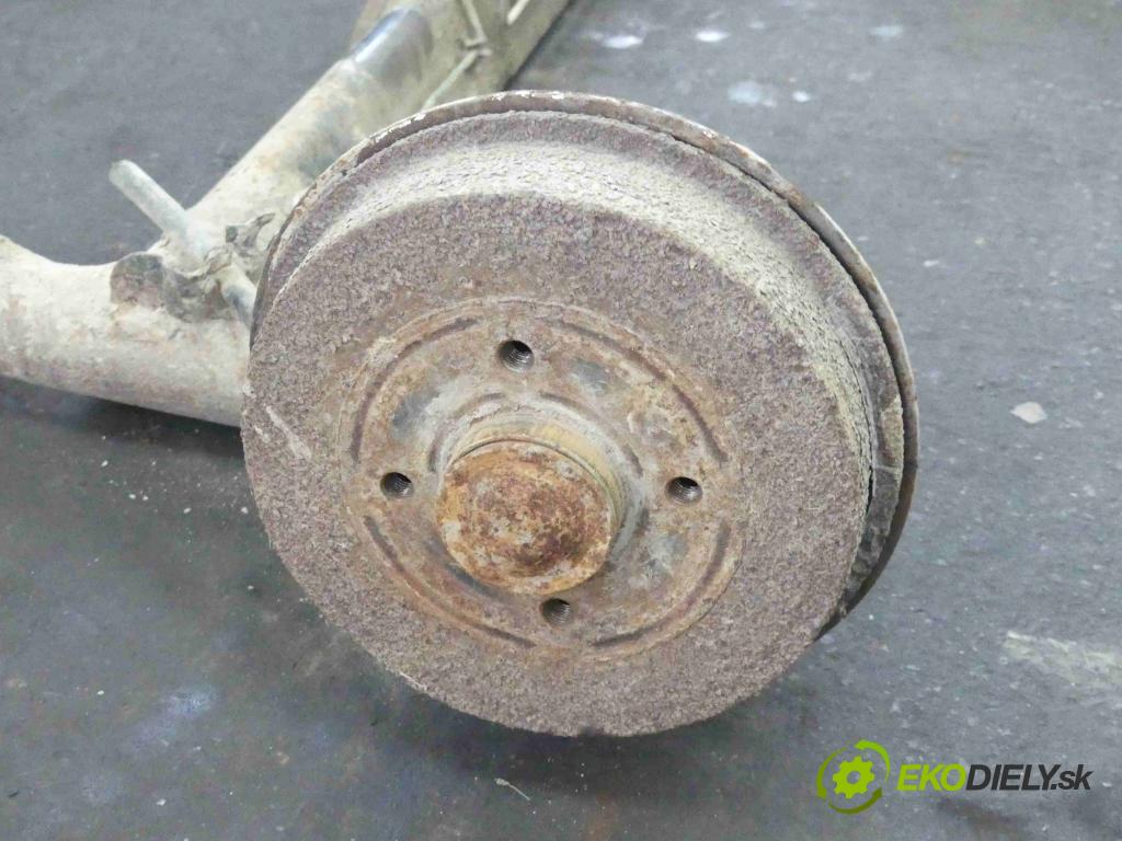 Dacia Sandero I 2008-2012 1.6 8v 84KM manual 62 kW 1598 cm3 5- zadní výztuha