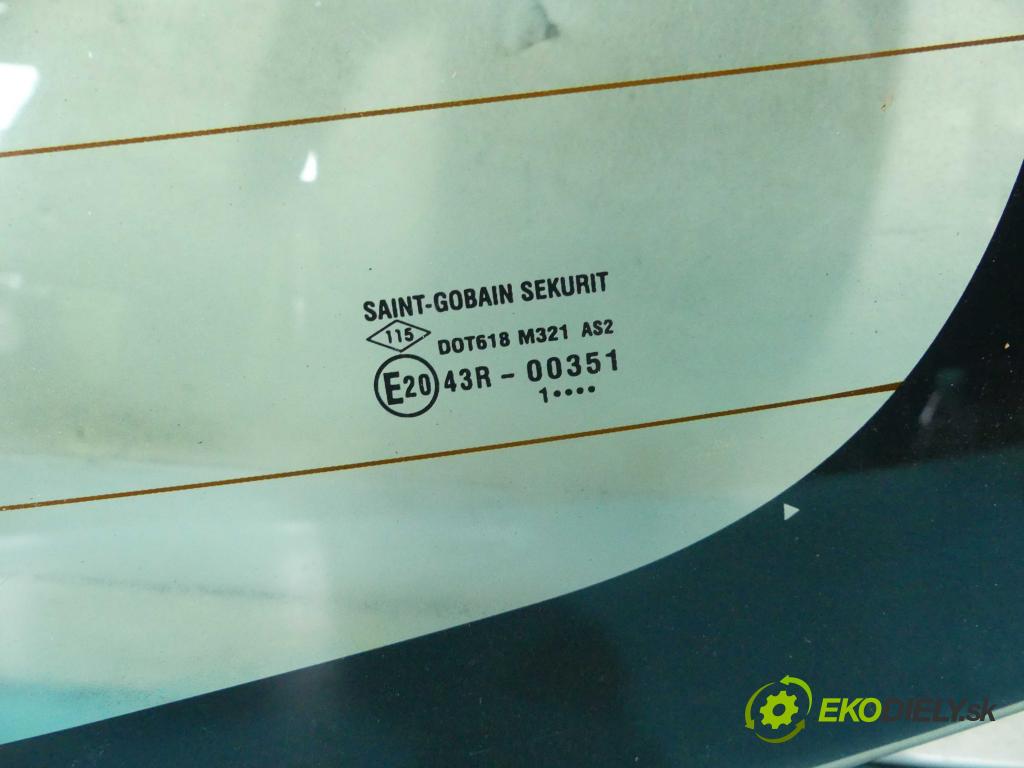 Dacia Sandero I 2008-2012 1.6 8v 84KM manual 62 kW 1598 cm3 5- sklo zadní  (Okna zadní)