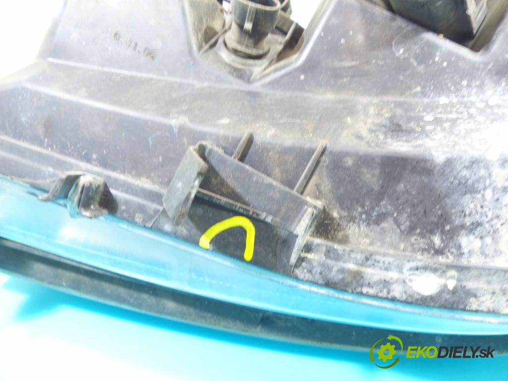 Opel Zafira A 1999-2005 2.0 dti 101 HP manual 74 kW 1995 cm3 5- Reflektor: pravý  (Pravé)