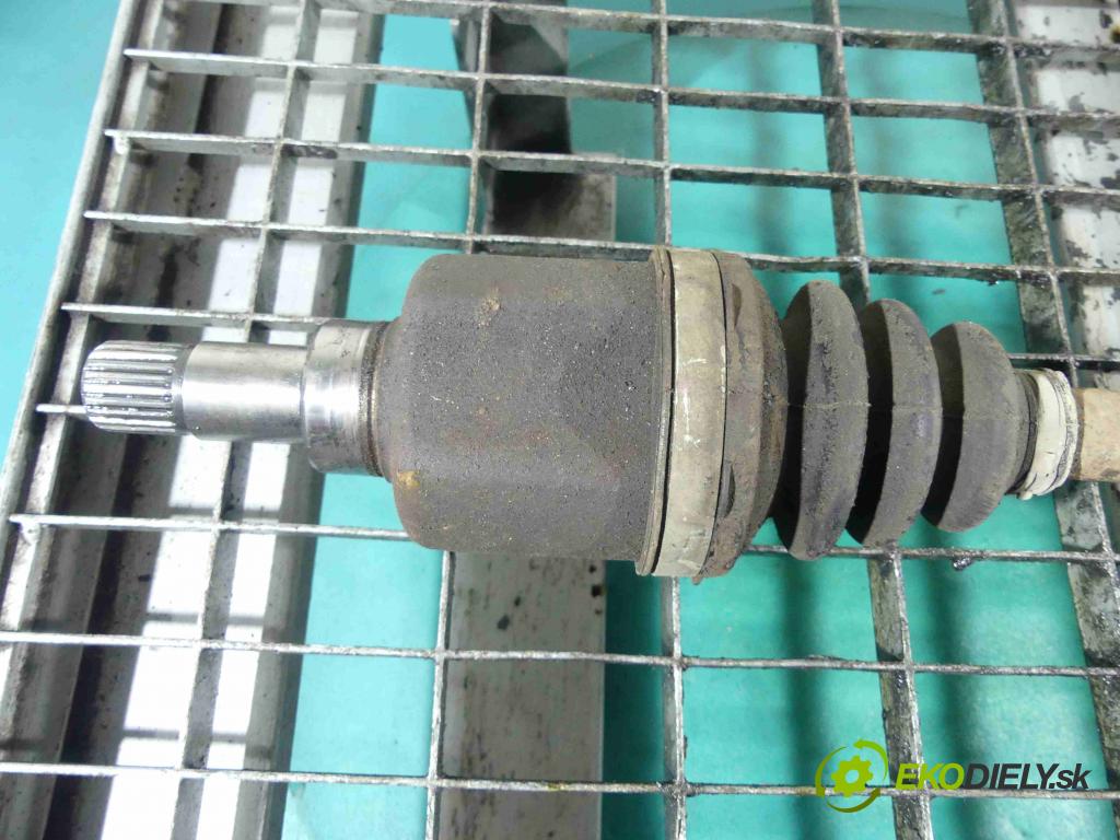 Peugeot 207 1.4 hdi 68 HP manual 50 kW 1398 cm3 3- poloos ľavé  (Poloosy)