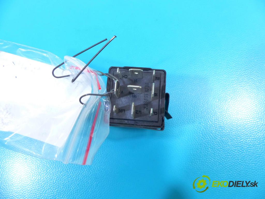 Volvo S80 II 2006-2016 3.2b 238HP automatic 175 kW 3192 cm3 4- Relé: 30667514 (Relé)