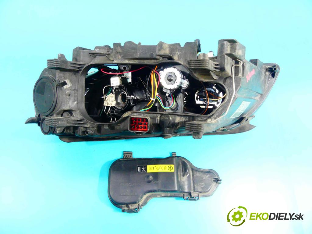 Volvo S80 II 2006-2016 3.2b 238HP automatic 175 kW 3192 cm3 4- Reflektor: pravý 30796134 (Pravé)