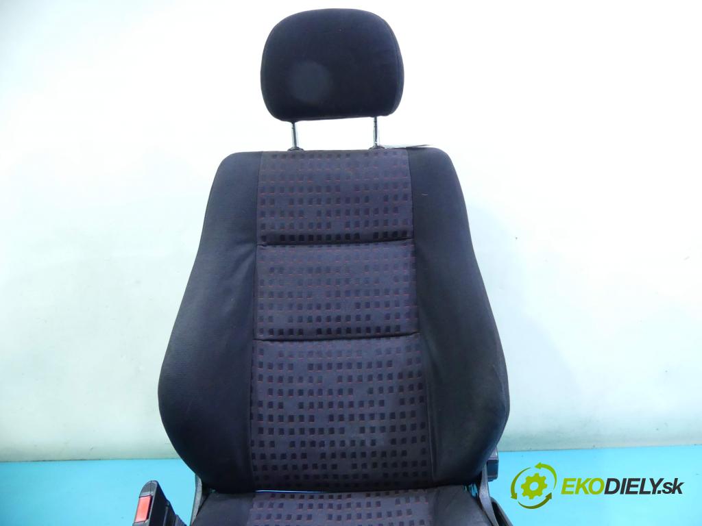 Opel Astra II 1998-2009 2.0 dtl 82 HP manual 60 kW 1995 cm3 5- Sedačka ľavý  (Sedačky, sedadlá)