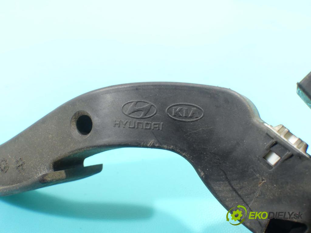 Kia Rio III 2011-2017 1.1 crdi 75 HP manual 55 kW 1120 cm3 5- pedále  (Pedále)