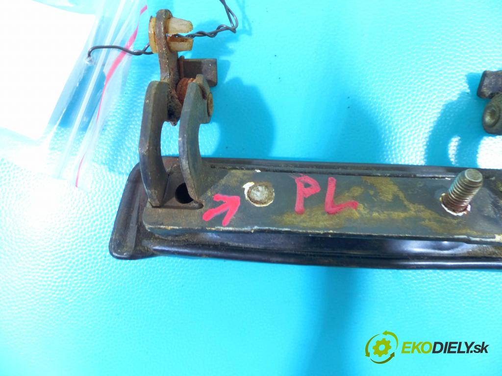 Mitsubishi Pajero I 1982-1991 2.5 karburátor: 103 HP manual 76 kW 2531 cm3 3- rukoväť predné ľavé mimo:  (Vonkajšie predné ľavé)