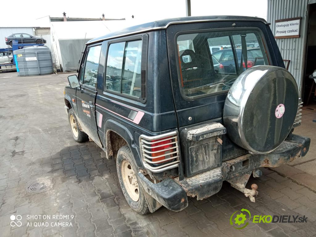 Mitsubishi Pajero I 1982-1991 2.5 karburátor: 103 hp manual 76 kW 2531 cm3 3- zámek kufrových dveří zadní