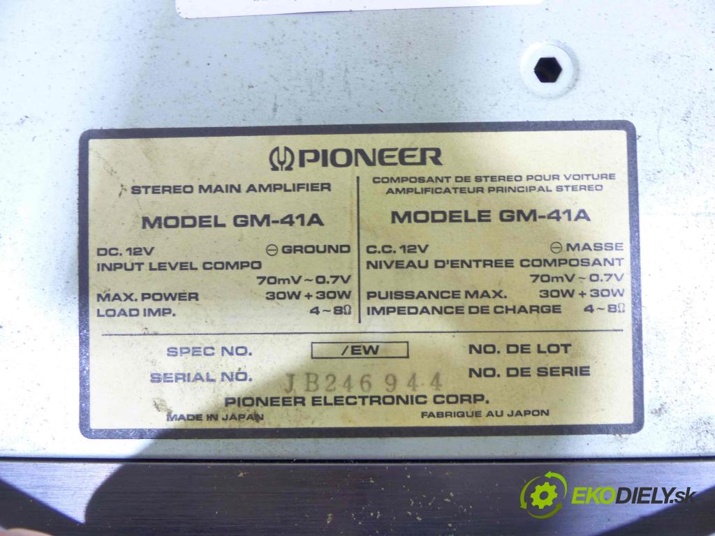 Mitsubishi Pajero I 1982-1991 2.5 karburátor: 103 HP manual 76 kW 2531 cm3 3- Zesilovač: JB246944 (Zosilňovače)