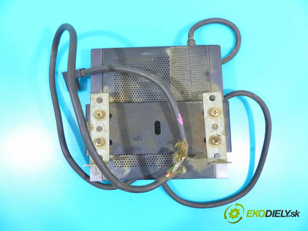 Mitsubishi Pajero I 1982-1991 2.5 karburátor: 103 HP manual 76 kW 2531 cm3 3- Zesilovač: JB246944 (Zosilňovače)