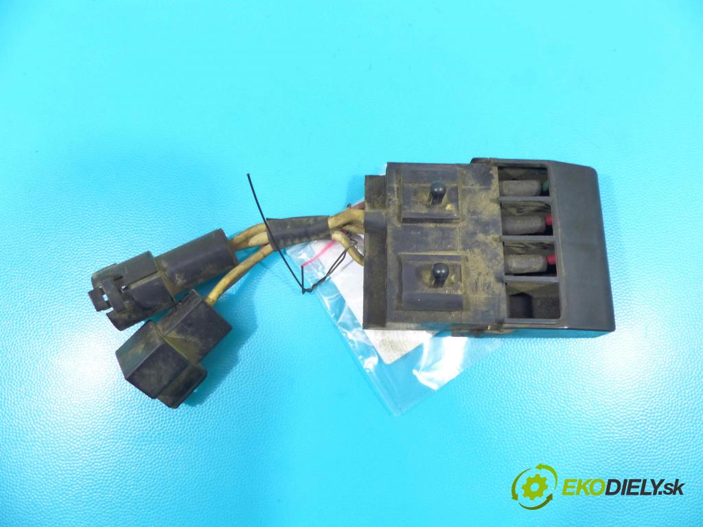 Mitsubishi Pajero I 1982-1991 2.5 karburátor: 103 HP manual 76 kW 2531 cm3 3- Relé: MB510497 (Relé)