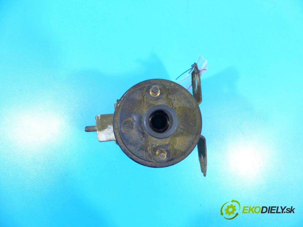 Mitsubishi Pajero I 1982-1991 2.5 karburátor: 103 HP manual 76 kW 2531 cm3 3- cievka zapaľovacia  (Zapaľovacie cievky, moduly)