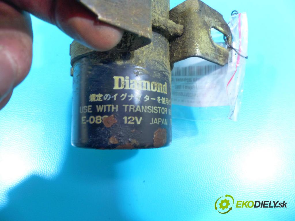 Mitsubishi Pajero I 1982-1991 2.5 karburátor: 103 HP manual 76 kW 2531 cm3 3- cievka zapaľovacia  (Zapaľovacie cievky, moduly)