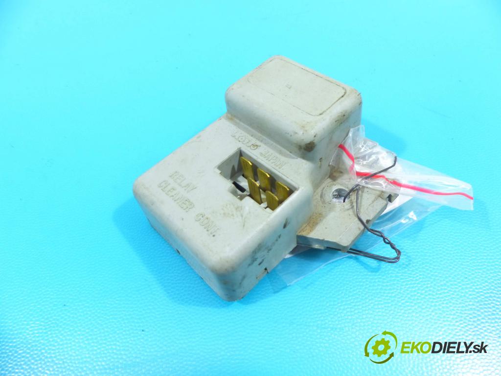 Mitsubishi Pajero I 1982-1991 2.5 karburátor: 103 HP manual 76 kW 2531 cm3 3- Relé:  (Relé)