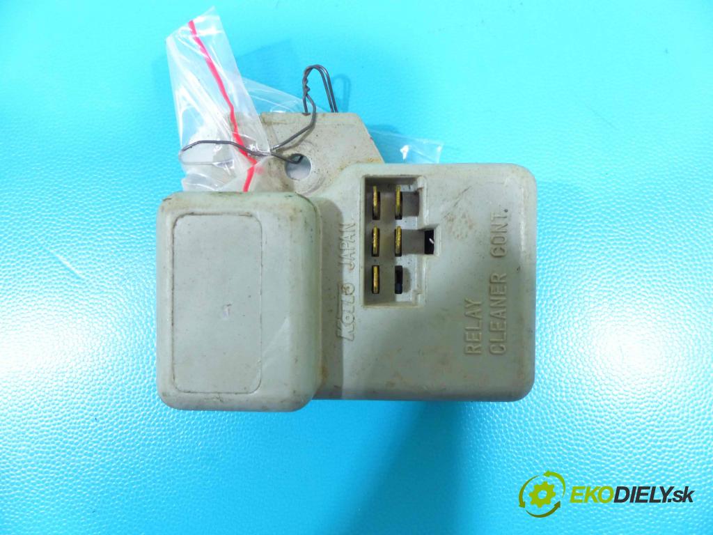 Mitsubishi Pajero I 1982-1991 2.5 karburátor: 103 HP manual 76 kW 2531 cm3 3- Relé:  (Relé)