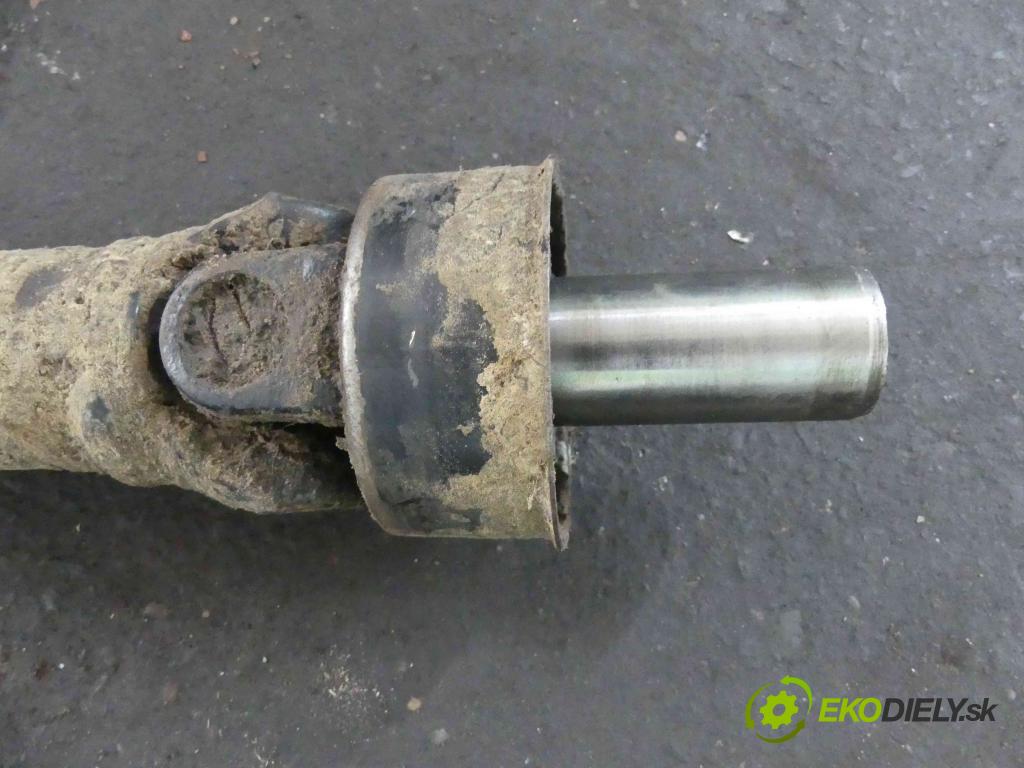 Mitsubishi Pajero I 1982-1991 2.5 karburátor: 103 HP manual 76 kW 2531 cm3 3- Hřídel:  (Kardaňové hriadele)