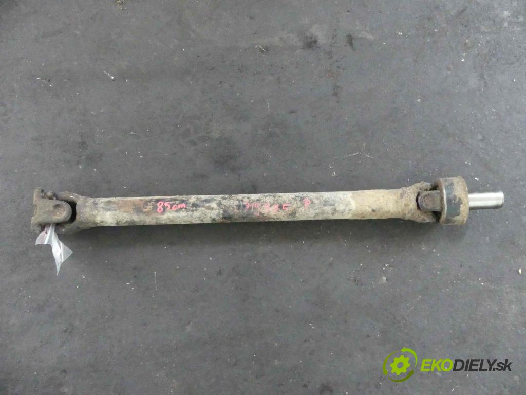 Mitsubishi Pajero I 1982-1991 2.5 karburátor: 103 HP manual 76 kW 2531 cm3 3- Hřídel:  (Kardaňové hriadele)