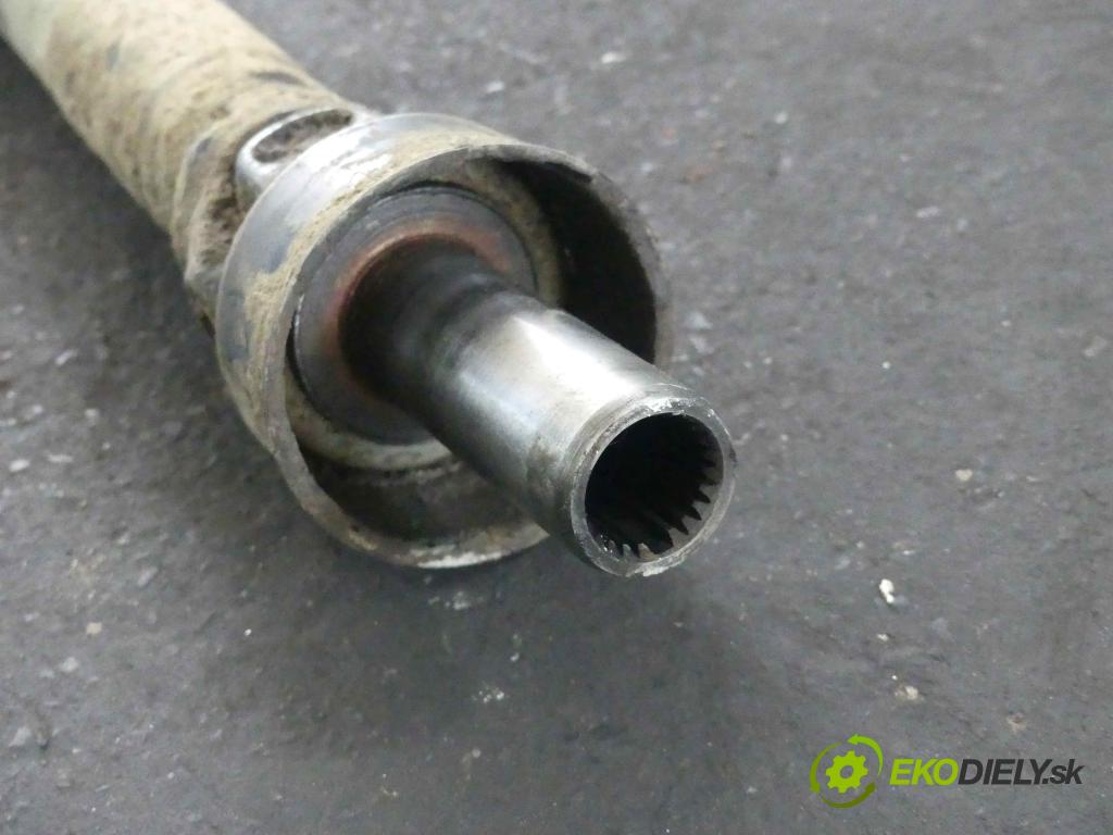 Mitsubishi Pajero I 1982-1991 2.5 karburátor: 103 HP manual 76 kW 2531 cm3 3- Hřídel:  (Kardaňové hriadele)