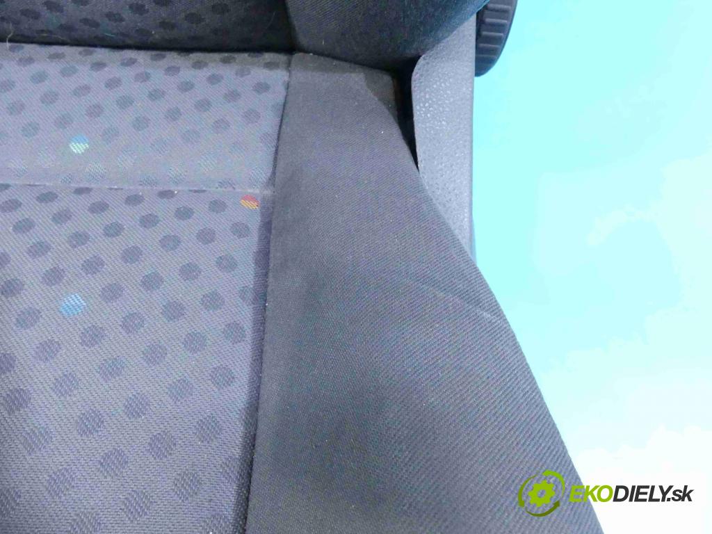 Vw Polo IV 9N 2001-2009 1.2 12v 64 hp manual 47 kW 1198 cm3 5- Sedadlo levý  (Sedačky, sedadla)