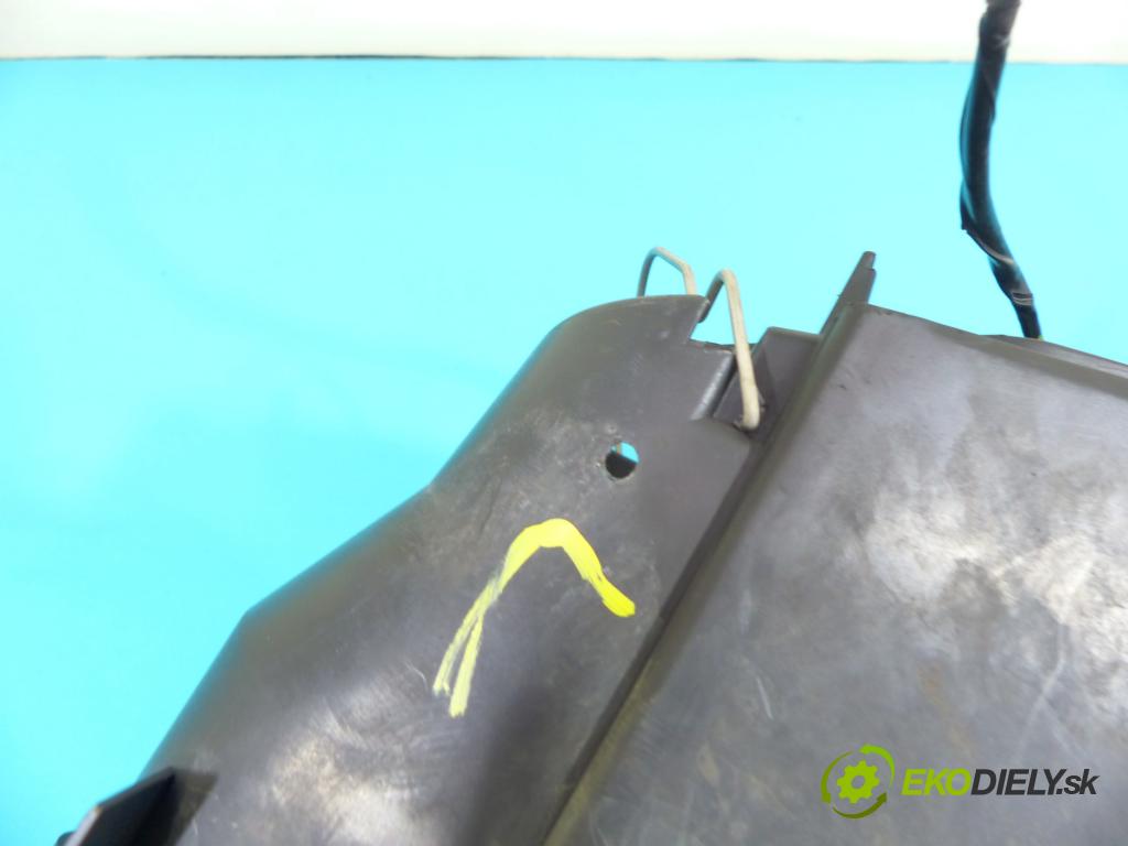 Alfa romeo Gt 2.0 16v 166 HP manual 122 kW 1970 cm3 3- Reflektor: pravý  (Pravé)