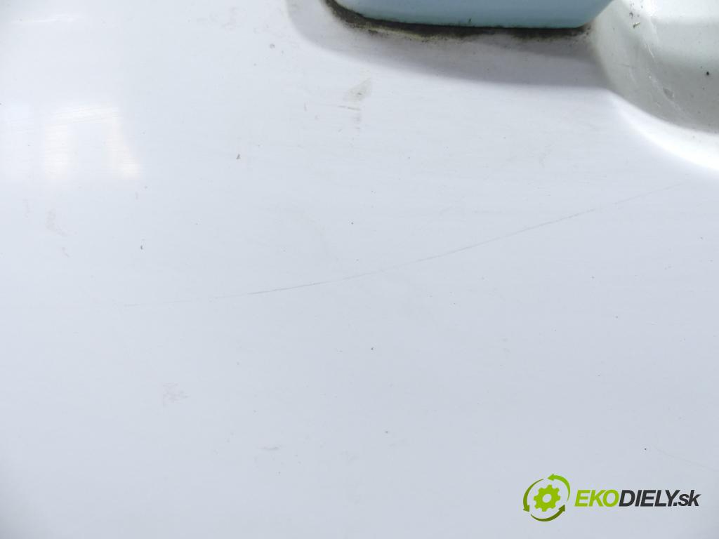 Toyota Corolla E12 2001-2009 1.4 vvti 97KM manual 71 kW 1398 cm3 5- dvere zadné ľavé (Ostatné)