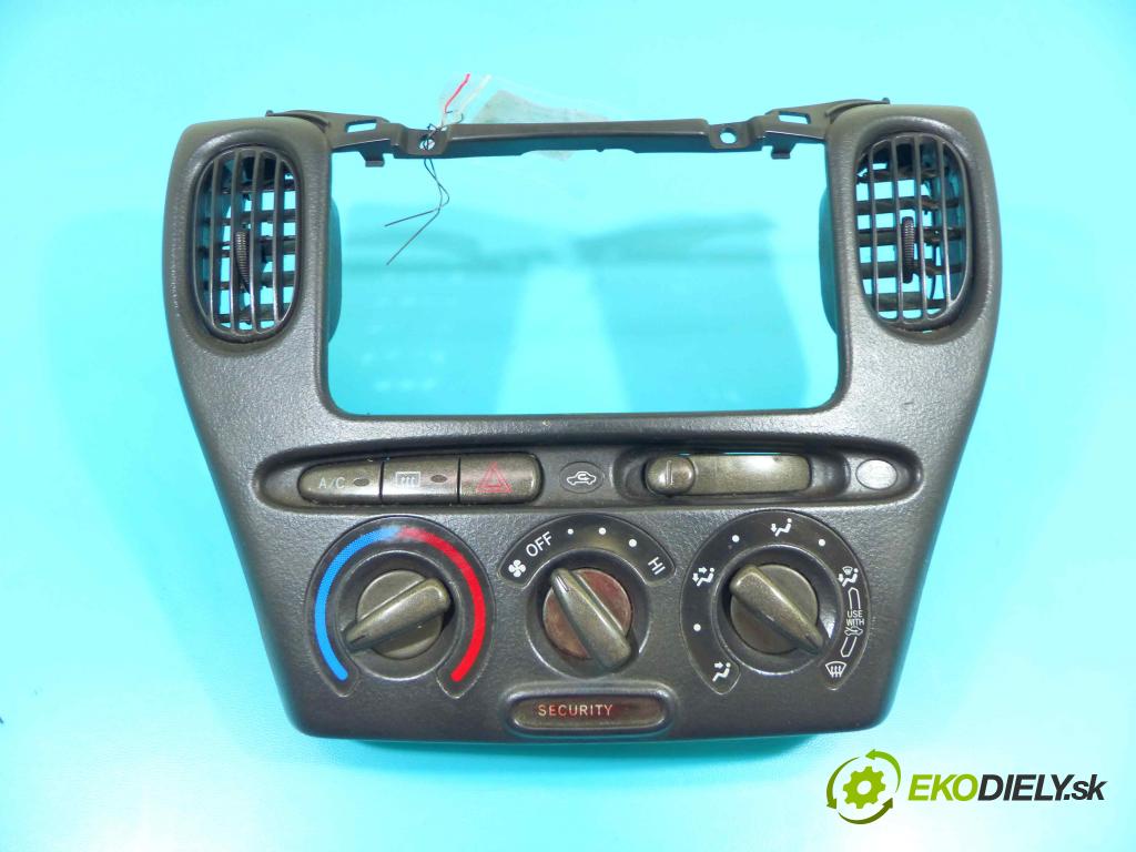Toyota Yaris verso 1.3 vvti 86 HP manual 63 kW 1299 cm3 5- panel kúrenia 758277