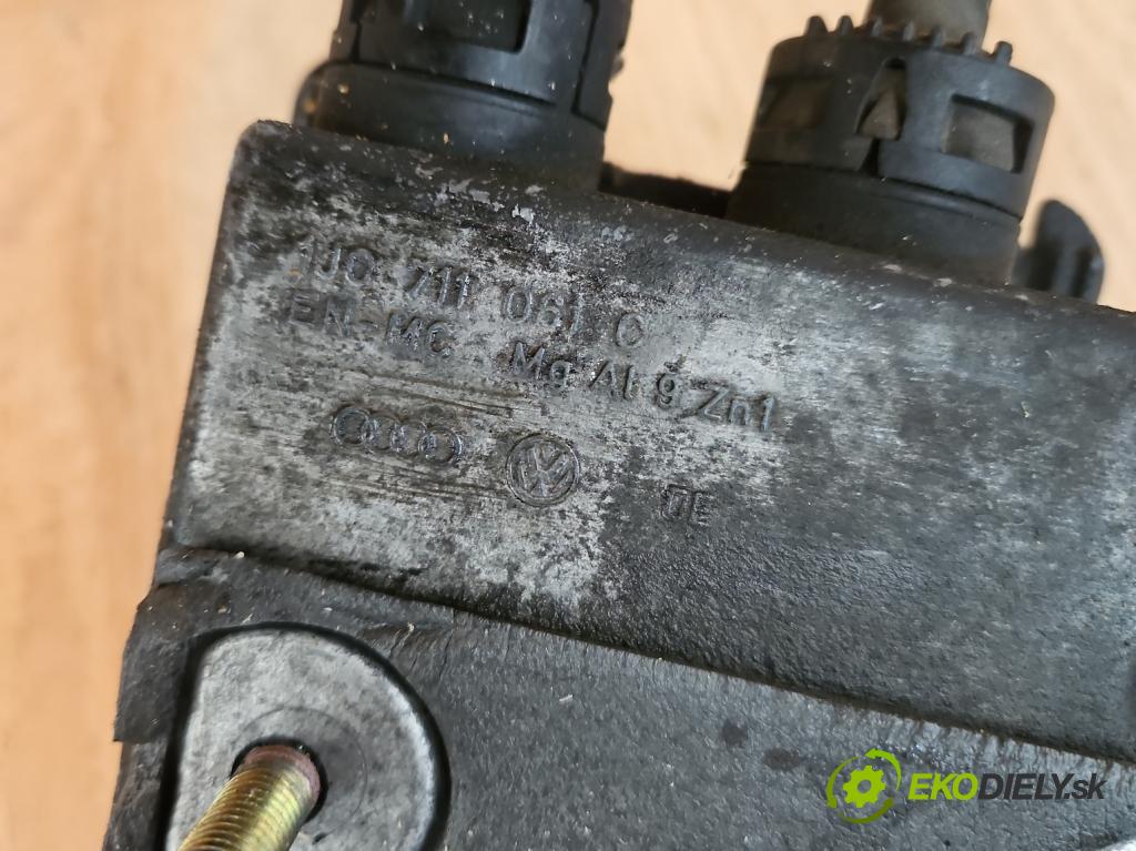 Vw Bora 1.9 tdi 116 HP manual 85 kW 1896 cm3 4- Páka: Změny: stupeň,rýchlosť 1J0711061C (Rýchlostné páky / kulisy)