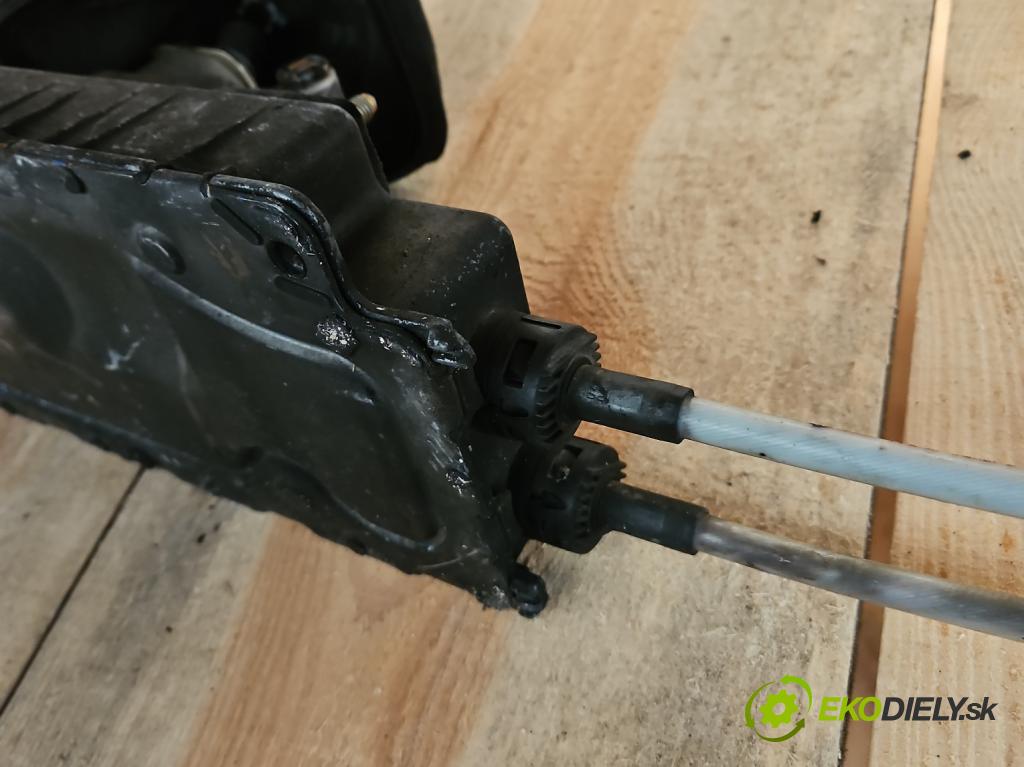 Vw Bora 1.9 tdi 116 HP manual 85 kW 1896 cm3 4- Páka: Změny: stupeň,rýchlosť 1J0711061C (Rýchlostné páky / kulisy)