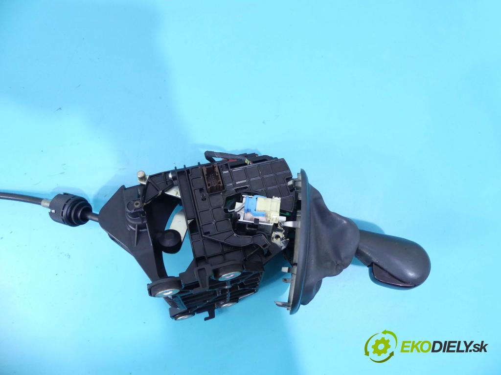 Fiat Croma II 2005-2010 2.4 jtd 200 HP automatic 147 kW 2387 cm3 5- Páka: Změny: stupeň,rýchlosť 553481320 (Rýchlostné páky / kulisy)