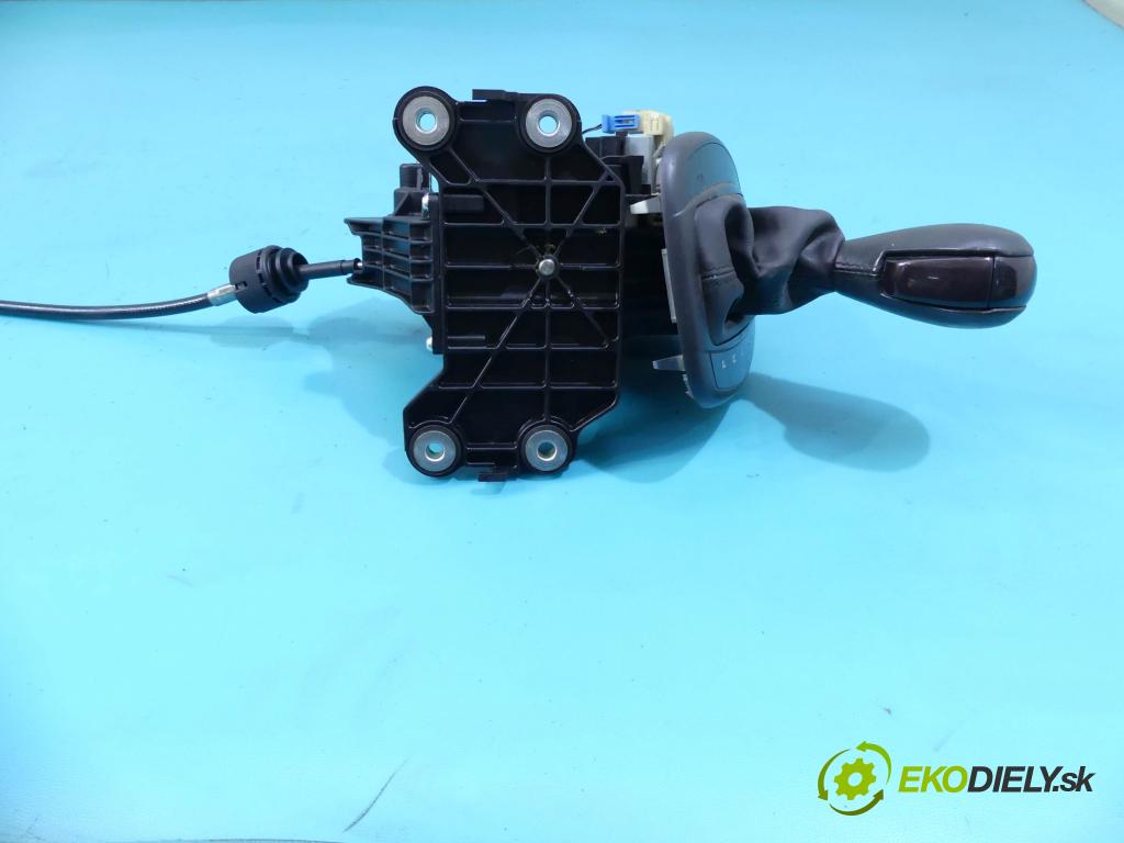 Fiat Croma II 2005-2010 2.4 jtd 200 HP automatic 147 kW 2387 cm3 5- Páka: Změny: stupeň,rýchlosť 553481320 (Rýchlostné páky / kulisy)