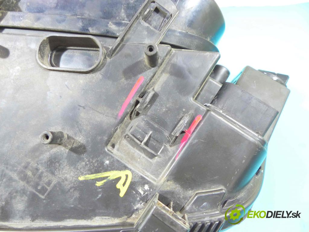 Ford C-Max I 2003-2010 1.8 16v 120 HP manual 88 kW 1798 cm3 5- Reflektor: pravý 3M51-13005-AH (Pravé)