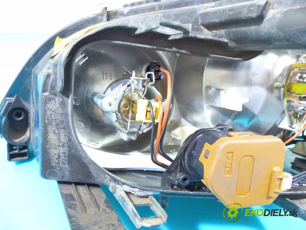 Ford C-Max I 2003-2010 1.8 16v 120 HP manual 88 kW 1798 cm3 5- Reflektor: pravý 3M51-13005-AH (Pravé)