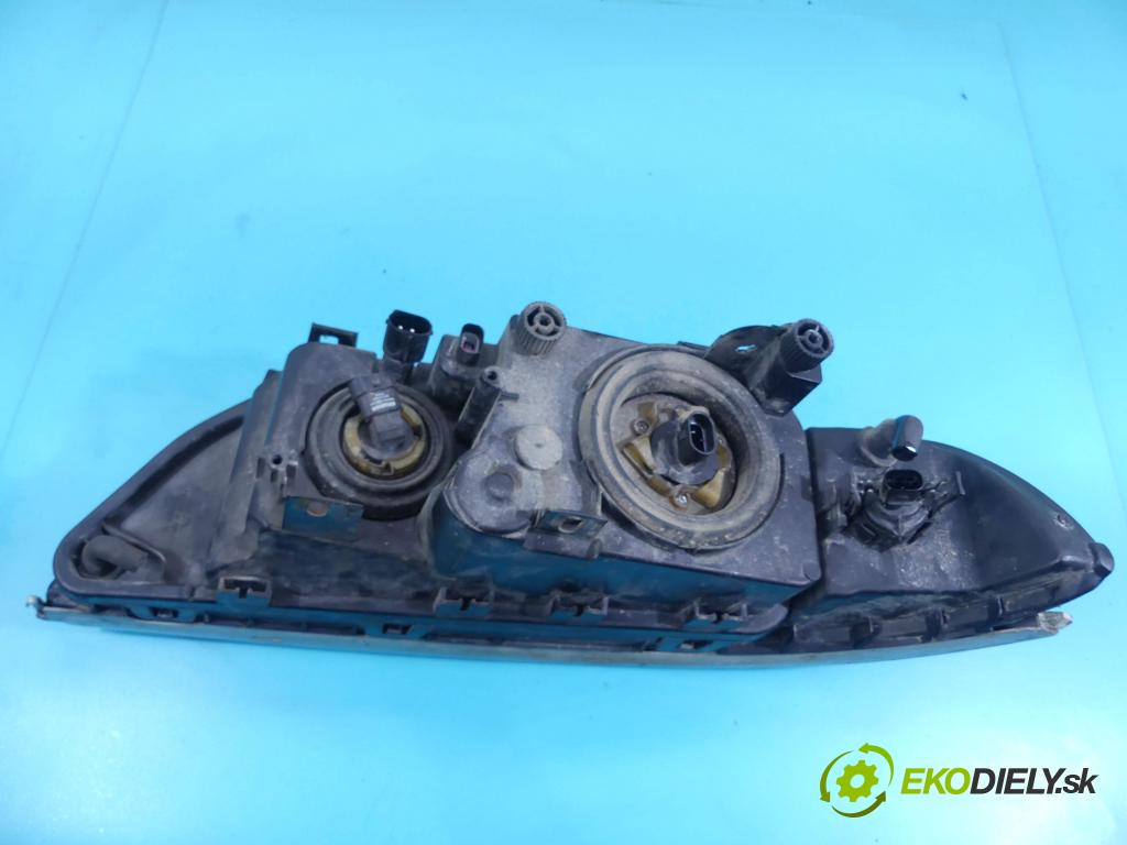 Bmw 5 E39 1996-2003 2.0 24v 150 HP manual 110 kW 1991 cm3 4- Reflektor: pravý  (Pravé)