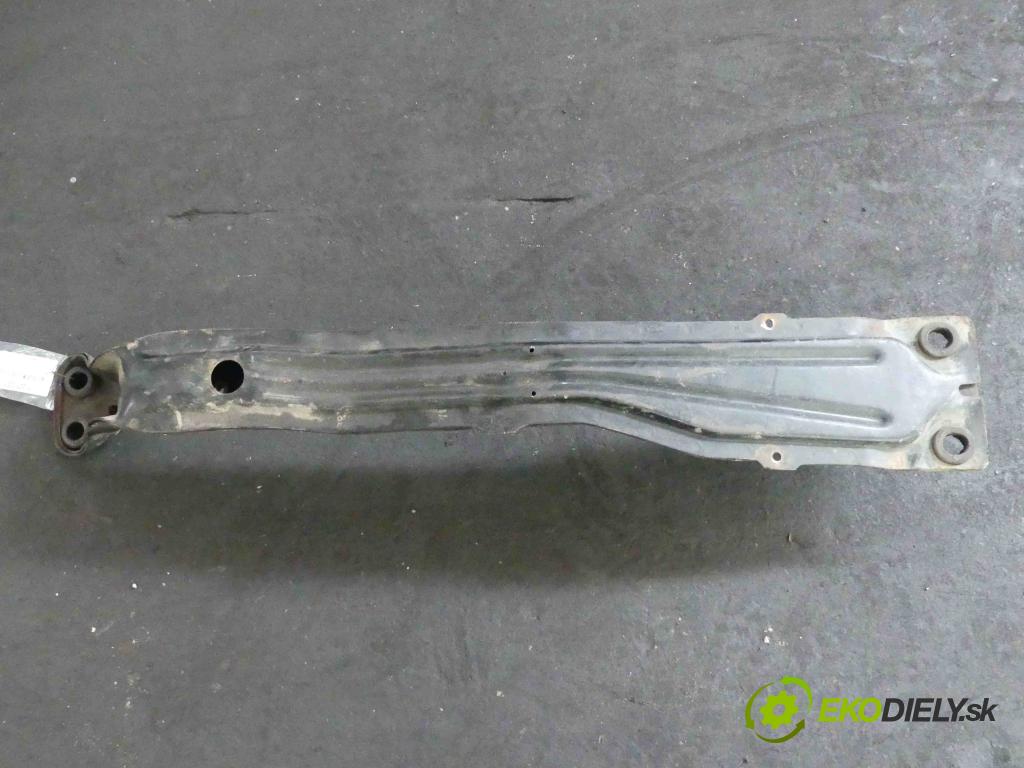 Nissan Primera P11 1996-2002 1.6 16v 99 hp manual 73 kW 1597 cm3 4- výztuha motoru