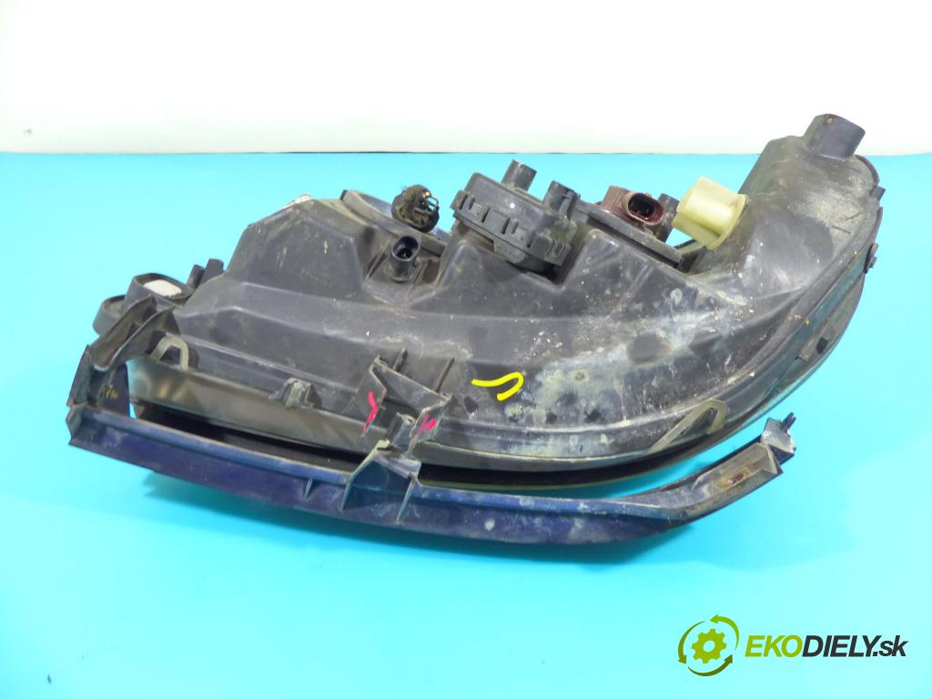 Opel Zafira A 1999-2005 1.8 16v 116 HP manual 85 kW 1796 cm3 5- Reflektor: pravý  (Pravé)