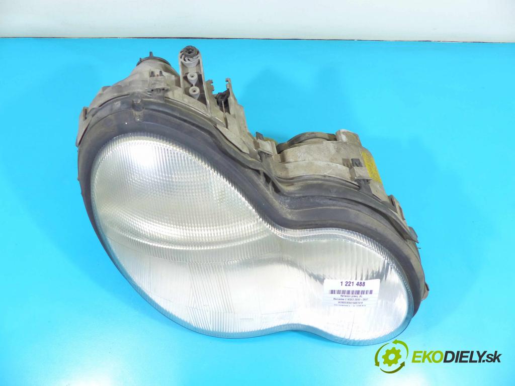 Mercedes C W203 2000-2007 2,2.0 cdi 116 HP manual 85 kW 2148 cm3 4- Reflektor: pravý 0301166202 (Pravé)