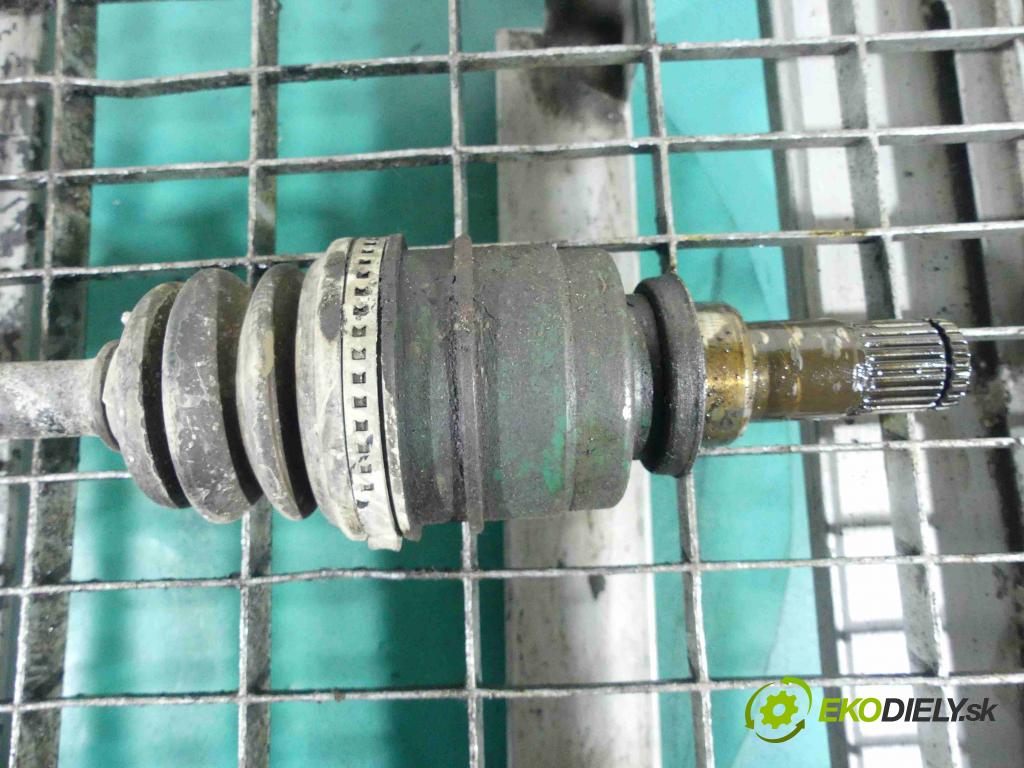 Toyota Yaris I 1999-2005 1.0 vvti 68 HP manual 50 kW 998 cm3 3- poloos ľavé  (Poloosy)