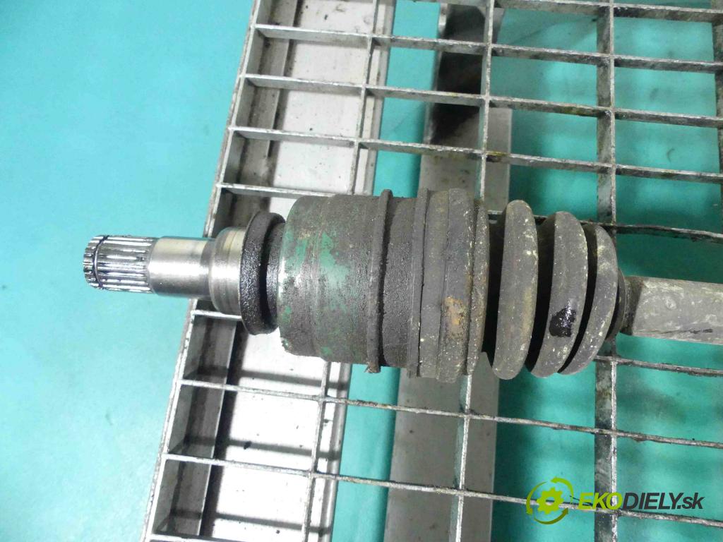 Toyota Yaris I 1999-2005 1.0 vvti 68 HP manual 50 kW 998 cm3 3- poloos pravé  (Poloosy)