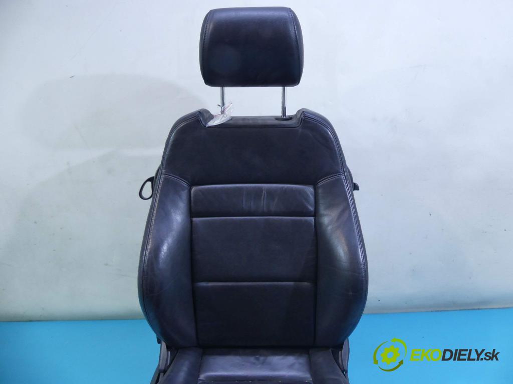 Audi A3 8L 1996-2003 1.9 tdi 131 HP manual 96 kW 1896 cm3 3- Sedačka pravý  (Sedačky, sedadlá)